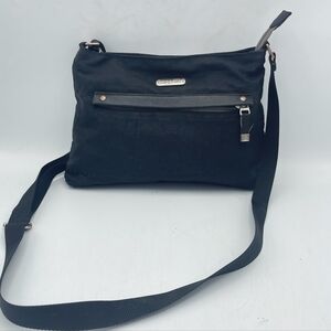 Baggallini All Around Crossbody Mini Bag Black Side And Top Zipper